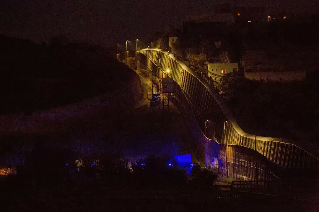 MqGuardiaCivil's tweet photo. 🛶 #España y #Marruecos evitan un intento de entrada de 400 inmigrantes "a pesar de violencia empleada"
#Melilla #Inmigración
https://t.co/YSHKiBx2sM
#Marocc
#marocco https://t.co/ptzXjBVFKi