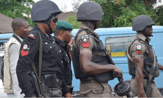 NigerianNewsweb's tweet photo. "My Boss Used To Give Us Guns To Kill Christians During Jos Crisis" - Arrested Kidnapper https://t.co/eNHh23SK6t *SHARE* https://t.co/bt7vKK8AQe