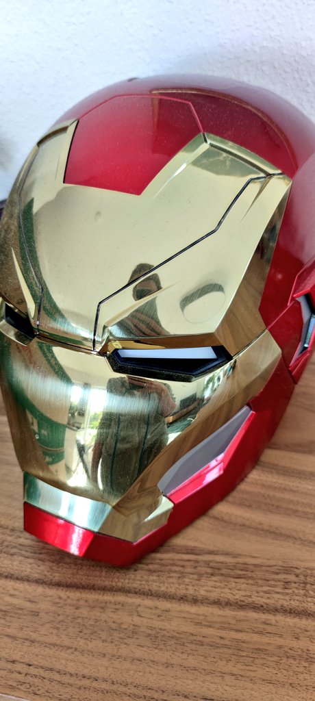 Not_P_Parker's tweet photo. My inner fanboy can't handle all the cool stuff in the Avengers Tower!

Don't touch it, Spidey. Don't. https://t.co/eNH2NEaqQH