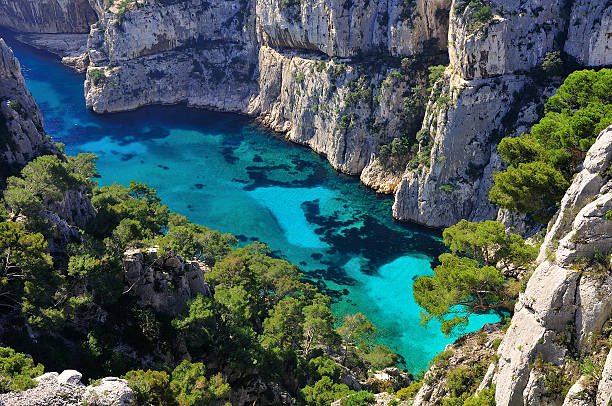 ZhangZhangZhang's tweet photo. Signez et soutenez le mouvement de SOSCassis,pour éviter que ce beau patrimoine naturel de la 🇫🇷 ne devienne un chantier mettant en danger l'environnement. Il faut que cet lieu est accessible à tous, pas seulement aux super riches,(Ils peuvent venir à MonteCarlo😉)
#SOSCassis 🙏 https://t.co/3ebq3PKcXK
