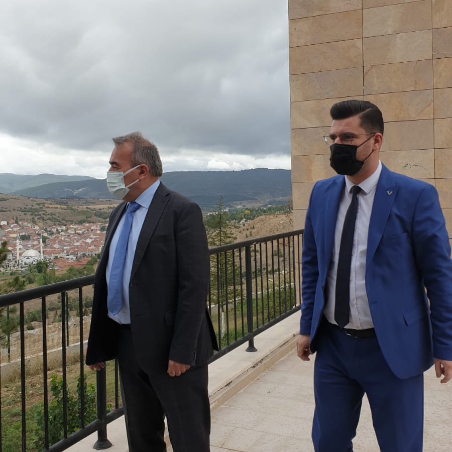 BozuyukCes's tweet photo. Bozüyük Kaymakamımız Adem Öztürk Kuruluşumuzu ziyaret etti. Çocuklarımızla yakından ilgilenen Kaymakamımıza Kuruluşumuz ve çalışmalarımız ilgili bilgi verdik.
 İlçe Sağlık Müdürü Dr.Büşra Özmen de ziyarete katıldı. Çocuklarımıza hediyeler verildi.
@bozuyukkaymakam 
@bilecikashb https://t.co/3sGNbesqyU