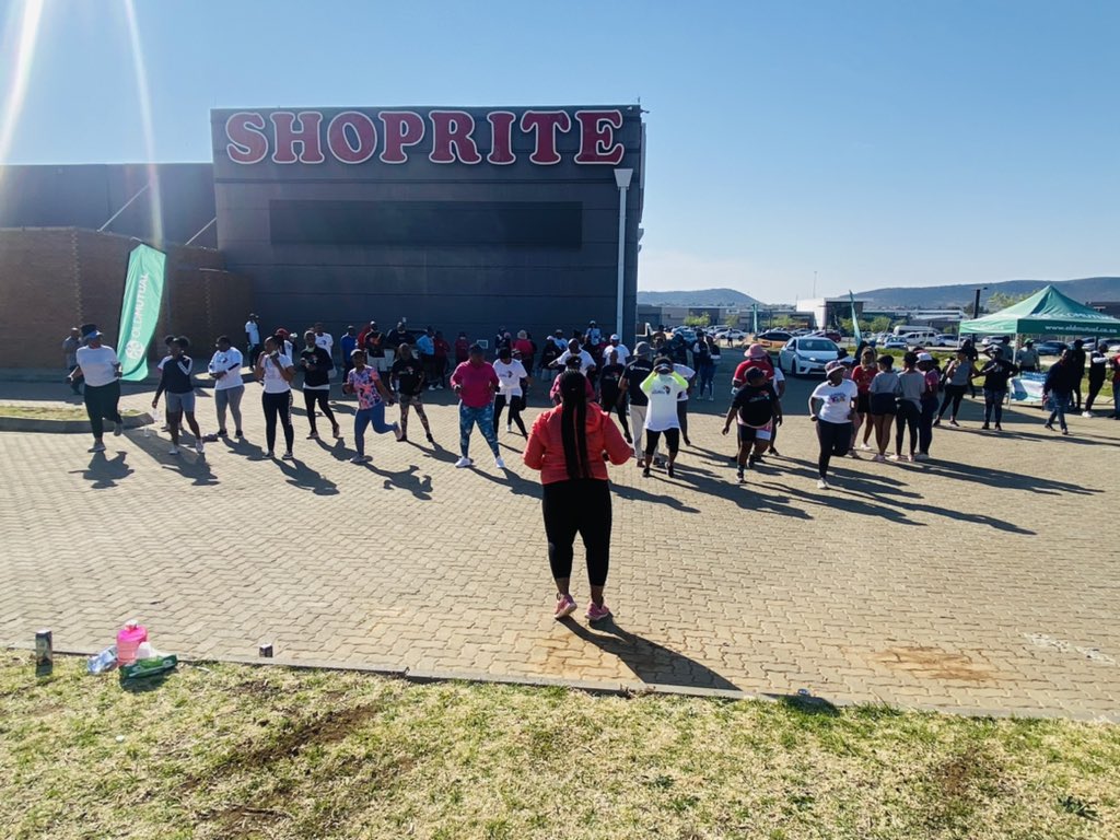 ThembaMfazwe's tweet photo. Thank you @OldMutualSA @Twizza_ZA and more importantly to my community we managed to collected 184 new pairs of school shoes!!!! @MaxMolelekoa @PNdovane @CupidSize ndiyabulela https://t.co/DKrazg7cF7