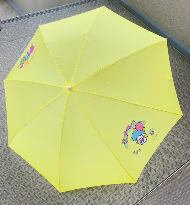 hiroshow2's tweet photo. Check out Sanrio Little Twin Stars Kikirara Folding Umbrella Retro 1984 with copyright #Sanrio https://t.co/aHLdJb0RN7 via @eBay https://t.co/q3aCcxw4bu