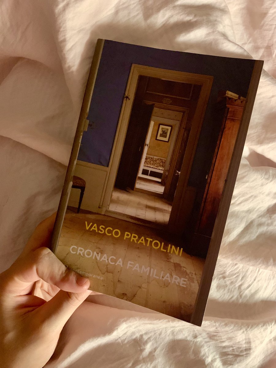lettorediore's tweet photo. Alla voce immensità: Vasco Pratolini

“Mi ero assuefatto all'idea che la mamma aveva dovuto morire, che tu ne fossi stata la causa mi appariva fatale […]. Tu, in questo senso, appartenevi a lei, eri morto con lei”.

#cronacafamiliare #vascopratolini #pratolini https://t.co/5kQHnRZZpy