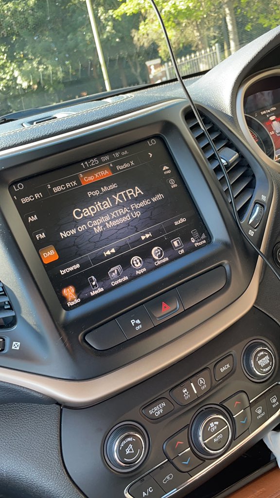 rachelhydon's tweet photo. @MannyNorte @CapitalXTRA oh my days these Tunez 😍Happy Friday https://t.co/woIB6gtusx