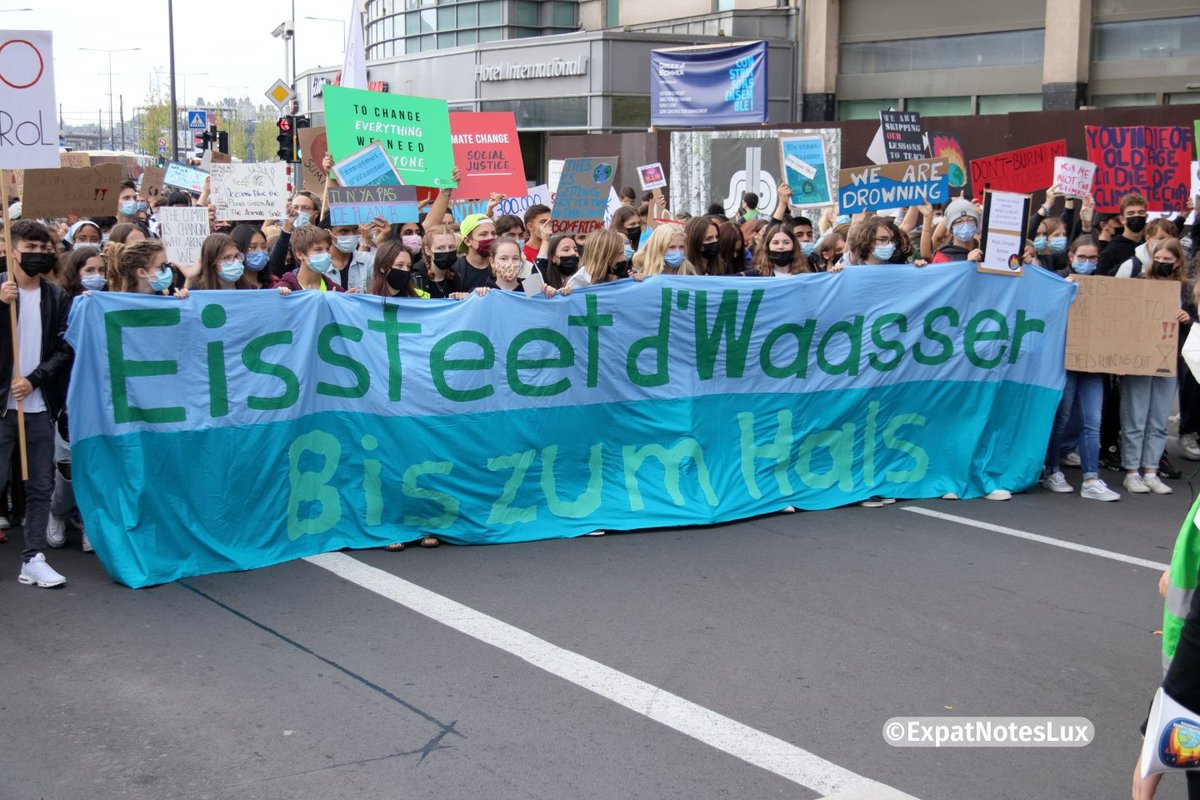BRAVO 'Youth for Climate Luxembourg', 24.09.2021  👏👏

#ExpatNotesLux21I1201 #ExpatNotesLux #Luxembourg #climate #change #student #Letzebuerg #Studentenstreik #Klimaschutz <a href="/yfcluxembourg/">Youth for Climate Luxembourg</a>