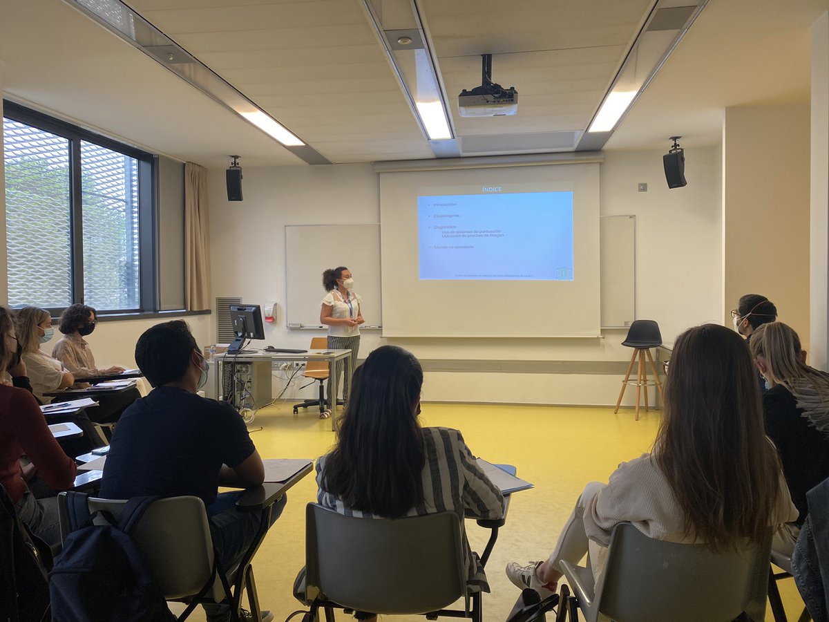 AMGC_Surg's tweet photo. Finalizado el primer curso presencial de Cirugía de Urgencias para residentes. ¡Qué privilegio volver a los cursos presenciales! Ánimo con los siguientes a todas las sedes @hospitaldelmar @m_pera_roman @aecirujanos @StcuaeC @aecformacion @estesonline @WSESurgery @UrgenPSMar https://t.co/7xPe07ZueC
