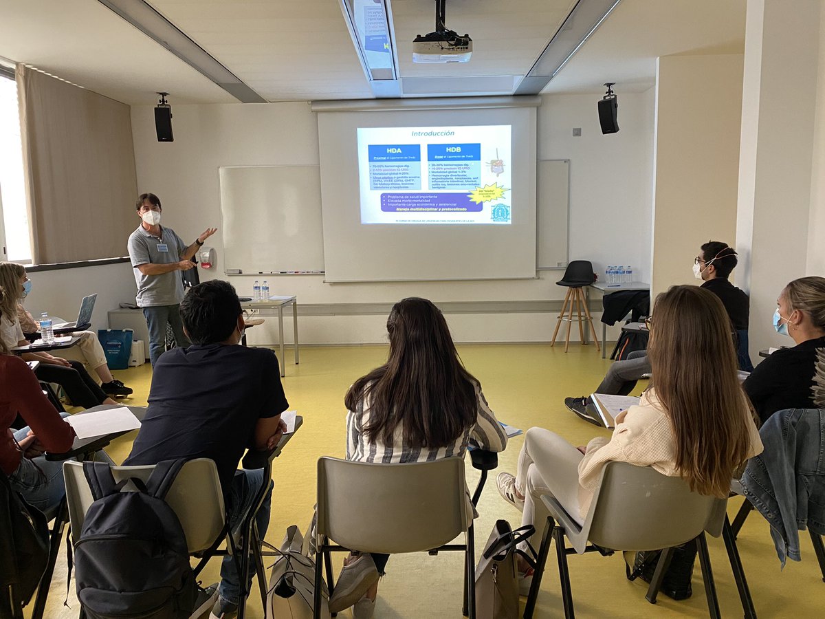 AMGC_Surg's tweet photo. Finalizado el primer curso presencial de Cirugía de Urgencias para residentes. ¡Qué privilegio volver a los cursos presenciales! Ánimo con los siguientes a todas las sedes @hospitaldelmar @m_pera_roman @aecirujanos @StcuaeC @aecformacion @estesonline @WSESurgery @UrgenPSMar https://t.co/7xPe07ZueC