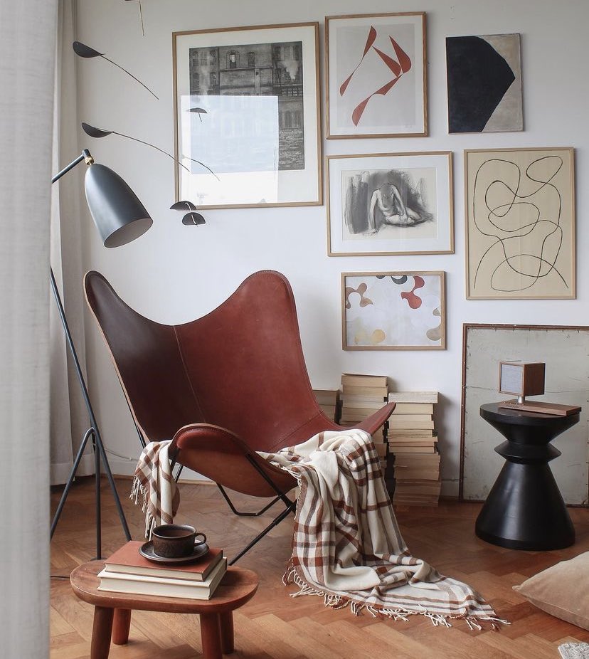 yvesstdoll's tweet photo. i dream of having a cute little reading nook https://t.co/QBk6L3YZVh