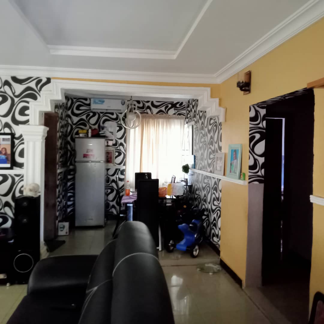 DistressedSale's tweet photo. FOR SALE!!!

3 Bedroom Detached Bungalow @ Baiyeku in a close proximity to the ferry terminal and the proposed 4th mainland bridge.

Land is free from government acquisition, owner is selling because he wants to relocate.

Asking price: ₦10m.

Title: Receipt and Family Deed. https://t.co/mUKThhkwtr