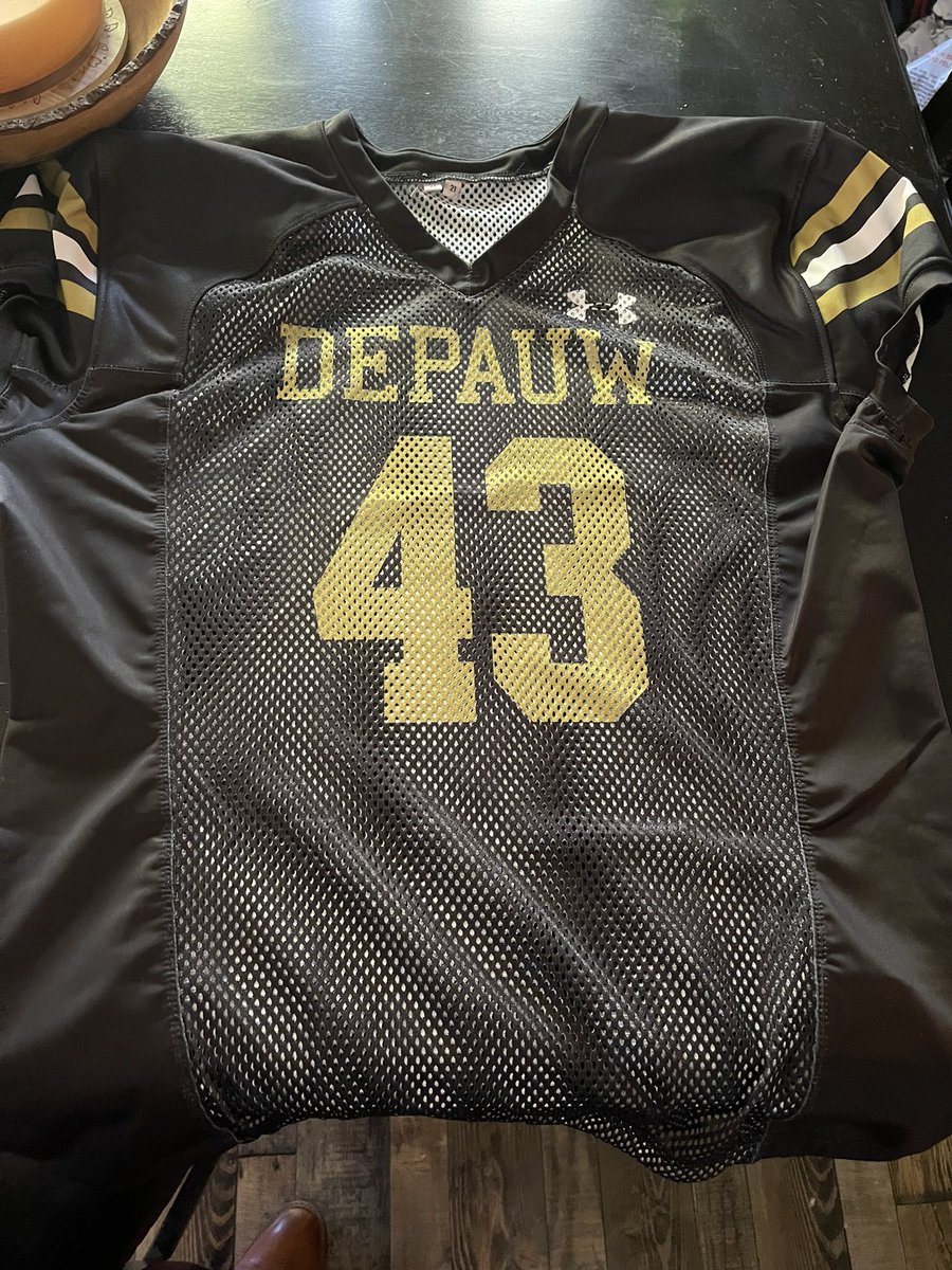 tgude23's tweet photo. Got mine! @DePauwTigersFB   #Letsgo43 #SecondGeneration43 #lbfam https://t.co/Dgfm25bhYv