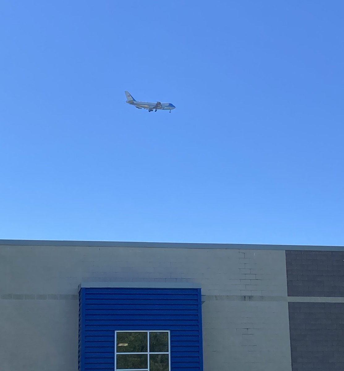 Fearless4th's tweet image. Some of our best observations this morning: Air Force One doing touch and go practice, and a tiny turtle (our inference) in the pond! #4thscience @BearCreekEtown