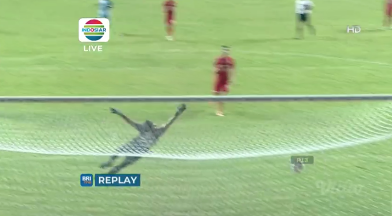 Indosiar's tweet photo. 63' GOOOOOOOLLLLL

Lewat sundulan dahsyat Ivan Carlos akhirnya berhasil mencetak satu gol untuk Laskar Joko Tingkir.

Persija 2-1 Persela FC

#BRILiga1 
#PersijaDay
#PerselaFC https://t.co/La6EDJtDfi