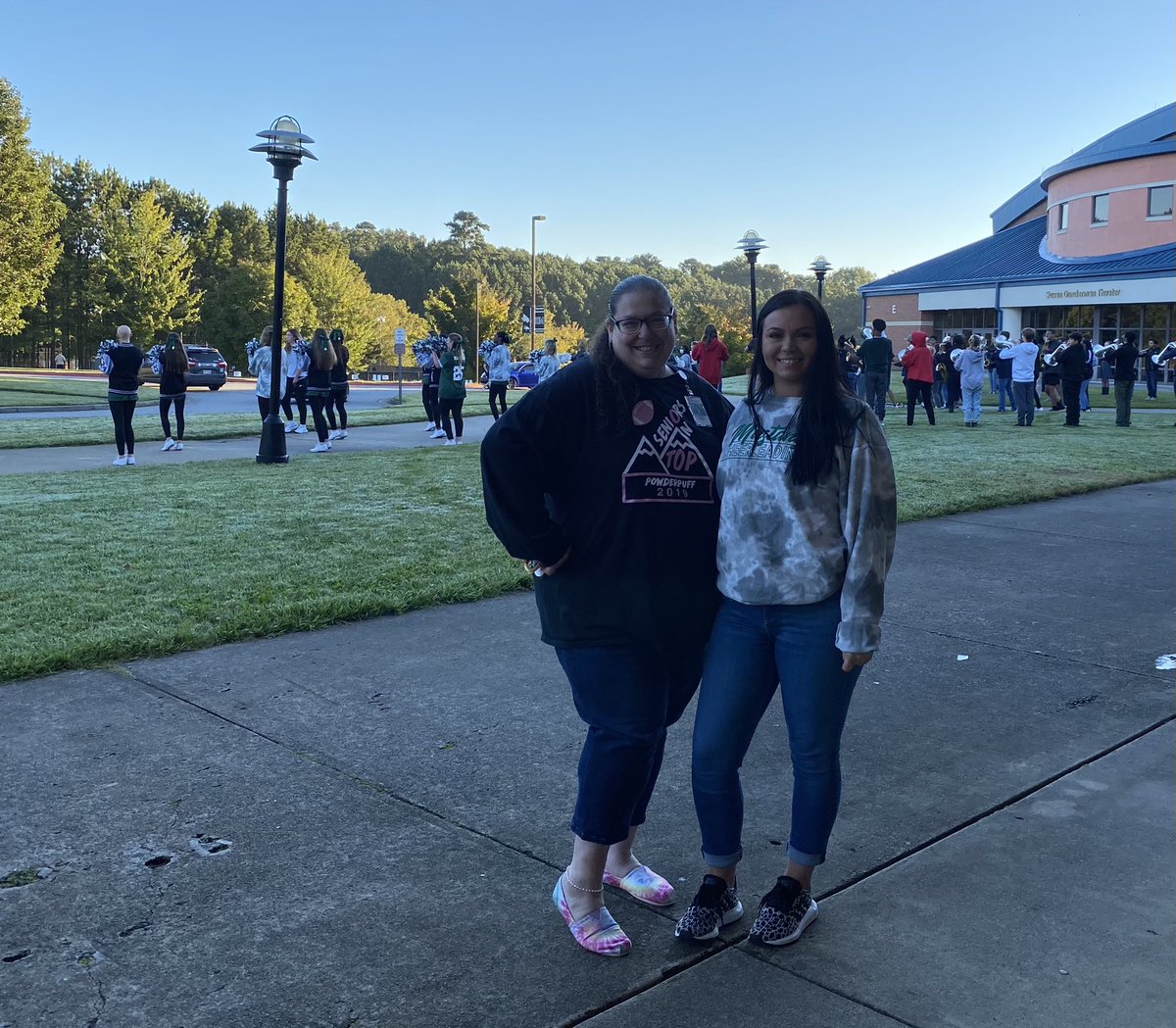 Michell18821615's tweet photo. I love Friday Mornings on the Mountain!!! Band and Cheer out in front spreading school spirit!!! https://t.co/1lTZTDuuWM
