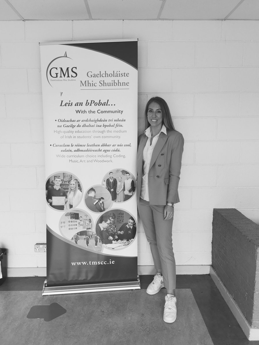 gctms's tweet photo. Lá stairiúil ar an gcnoc inniu. An chéad Múinteoir i bhFeighil ceaptha! GMS abú! https://t.co/ShvDp2nYEp