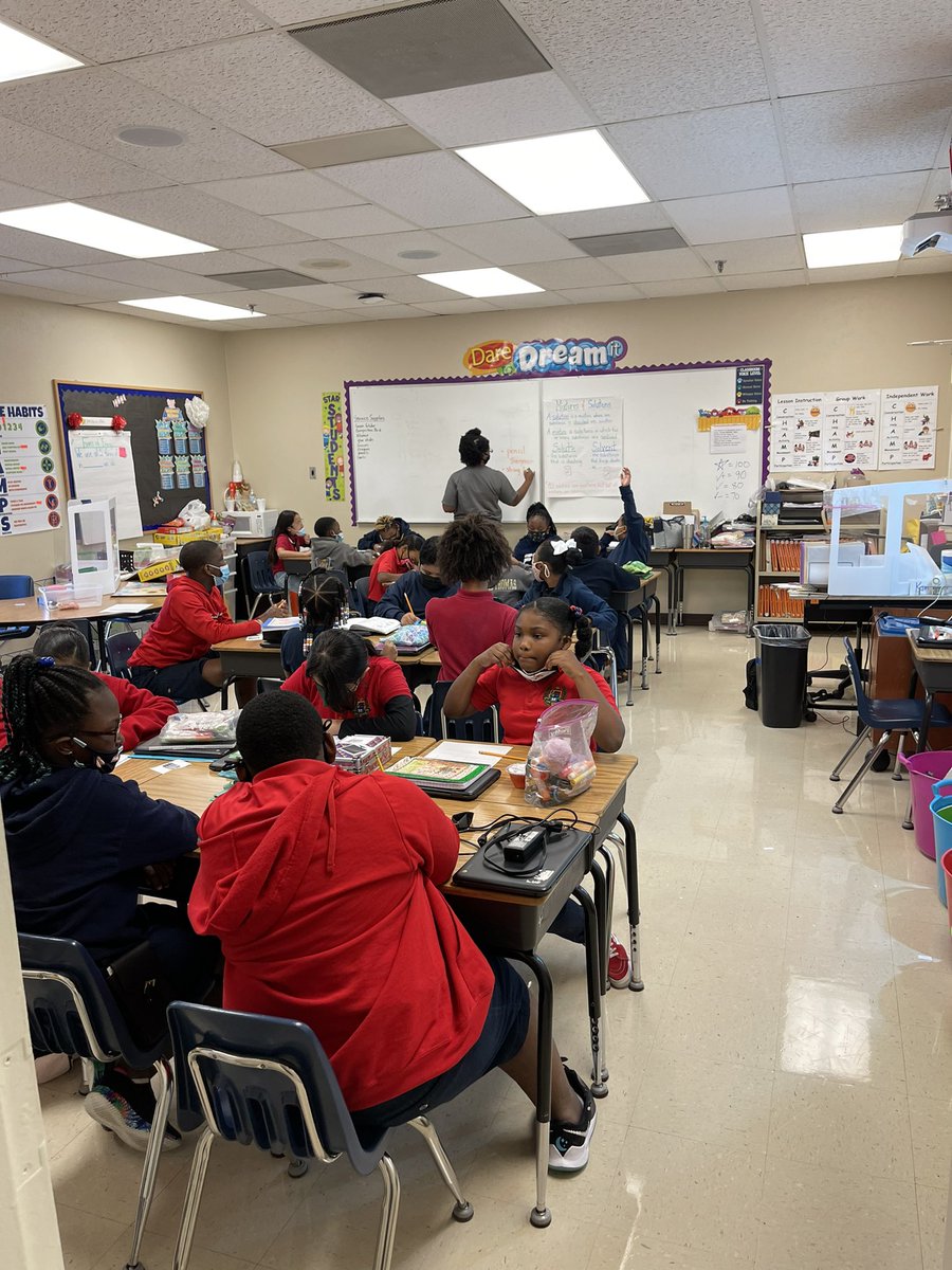 TheSpeducator06's tweet photo. Small groups and collaborative groups in 4th grade on Friday!  Our teachers make sure that each day is full of learning fun! #LifeHabits #LifeHabitsCoach @Life_OCE @lifeschools https://t.co/s35gYEOKiZ