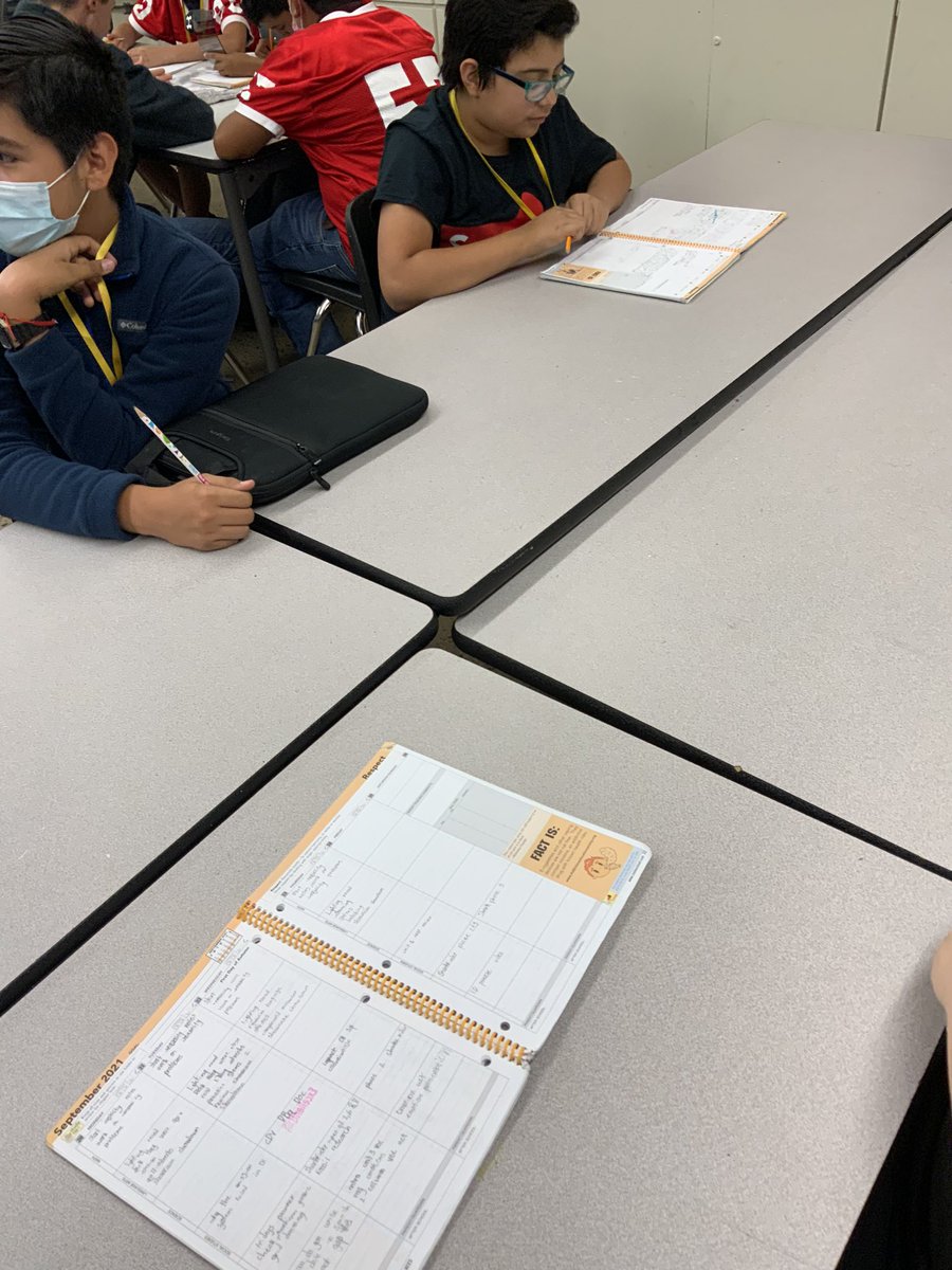 AVIDEagles's tweet photo. #PlanPlanPlan @CrockettColts Art classes utilizing our #schoolwide planners and Binders @MaribelAranda12 @ECISD_AVID4ALL @AVID4College @AVIDlady_odessa #AVIDColts2122 #ToolsandResources https://t.co/FGXkqbQof5
