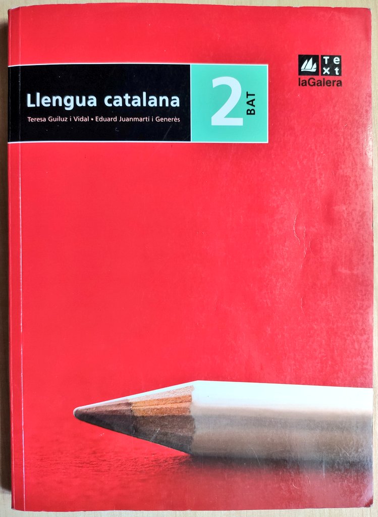 SierraMonsalvez's tweet photo. La Educación debería ser una cuestión de Estado, pero lejos de ello, está cedida a las CC.AA. y estas la usan como arma política. En Cataluña es un pilar del separatismo; una máquina de odio visceral.

En este hilo lo demostraré con el libro que me preparó para la Selectividad: https://t.co/dbaSQzxMXI