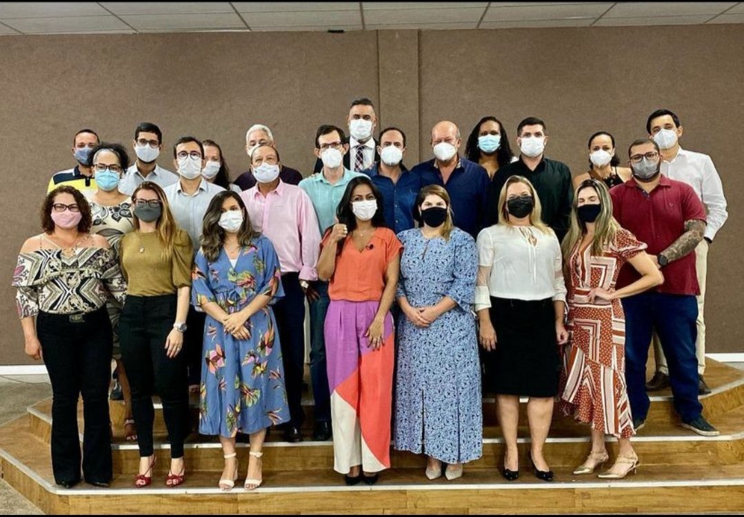 AliceCintra_adv's tweet photo. A caminhada por toda a Bahia está a todo vapor. Estivemos ontem acompanhando os nossos pré-candidatos @anapatricialeao e Carlos Tourinho em uma agenda especial com os colegas da região de Irecê.
O resgate de uma OAB forte é construído através de uma escuta ativa por todo estado. https://t.co/xzpEmGoWvV