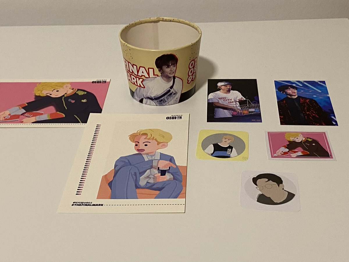 Deziree0303's tweet photo. @MAJIMARK0802 #마지맠0802 #THEFINALMARK  Thank you for the cute cup holder and organizing the decors! 🤗🍉 https://t.co/4oeD9mA4Ge