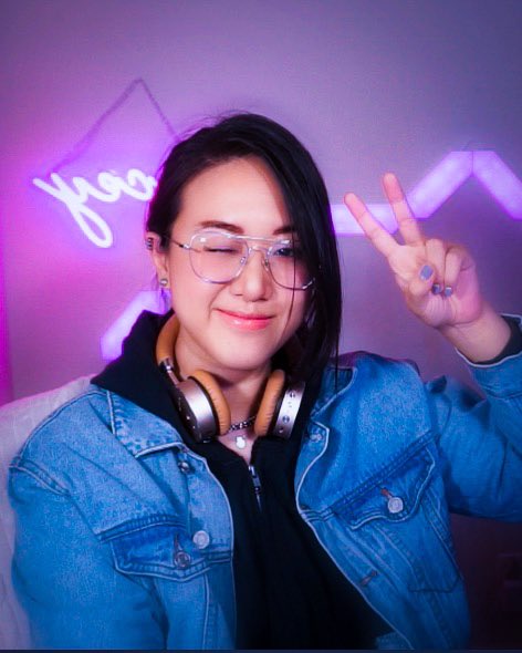 Stacey_Smash's tweet photo. 💖💜💙
It’s taken years (a lifetime) to finally figure out myself and this is my first year out

But ✨hello✨ I am bisexual and I also identify as pan! 

And I am valid.

#BiVisibilityDay #BiWeek2021 https://t.co/LGZSlWGpry