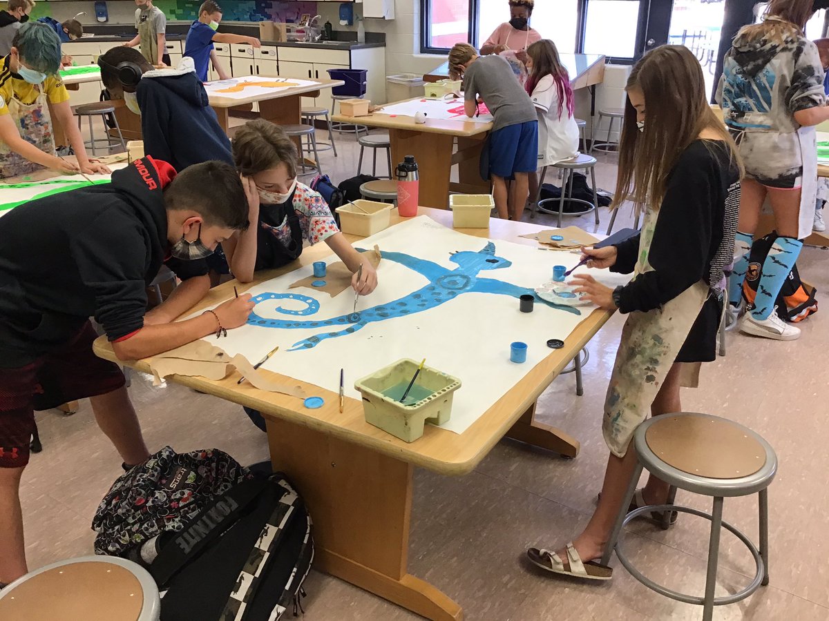LMSArtStudio's tweet photo. 6th grade is working on a giant installation of monsters for the upcoming vocal music concert! #teamwork #collaboration @LPSFineArts https://t.co/kmxP0lSBnt
