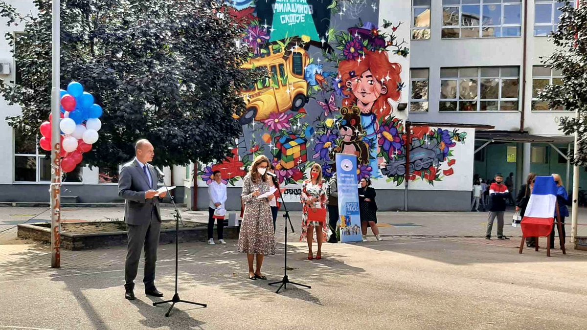 IFSkopje's tweet photo. Le 23.09, l'ambassadeur 🇫🇷 a participé à la célébration de la #JournéeEuropéenneDesLangues🇪🇺 à l’école D. Miladinov. 
A cette occasion, un Mémorandum de coopération entre cette école et l’IFS a été signé afin de renforcer les liens entre nos deux établissements.

@FranceMacedoine https://t.co/tjdOuyMlHB