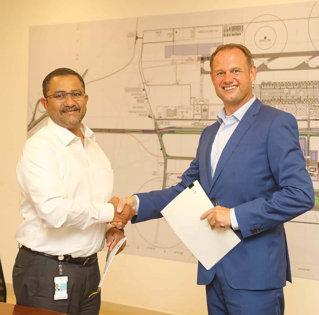 PADS4 is excited to partner with Bangalore International Airport Ltd (BIAL) <a href="/BLRAirport/">BLR Airport</a> in providing a seamless curb-to-gate experience in the new T2-Terminal at BLR Airport. Read more here:  
fids.com/bangalore-inte…
