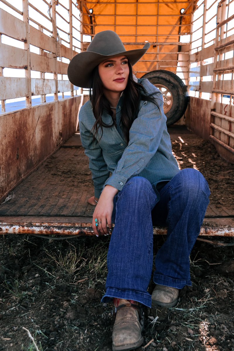 olecowdogphotos's tweet photo. Nothing says college rodeo weekend like a shoot in a horse trailer.

Best of luck to this sweet girl this weekend, glad we could finally get to shoot together. Here’s to many more! https://t.co/4sT5LAoOtC