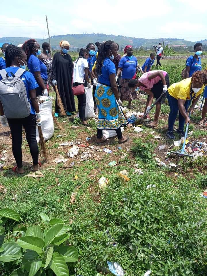WOVOP_org's tweet photo. Girls speaking out on plastic pollution and taking action to keep, clean and safe public spaces.

#ClimateAction  #DNMCohort1

#yunitok

@iphrdafrica https://t.co/yTlQw9AOqr
