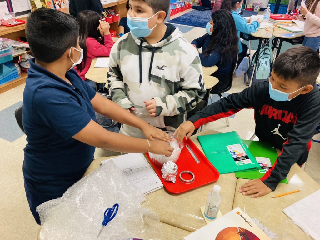 JHoustonElem's tweet photo. - Our 5th grade 🦅s investigating matter that will make the best insulator. #TeamJones @pljones710 @AISDElementary @AustinISD_STEM             - Nuestras 🦅s de quinto grado investigan materia que hará el mejor aislante. https://t.co/VJcDjpgcoi