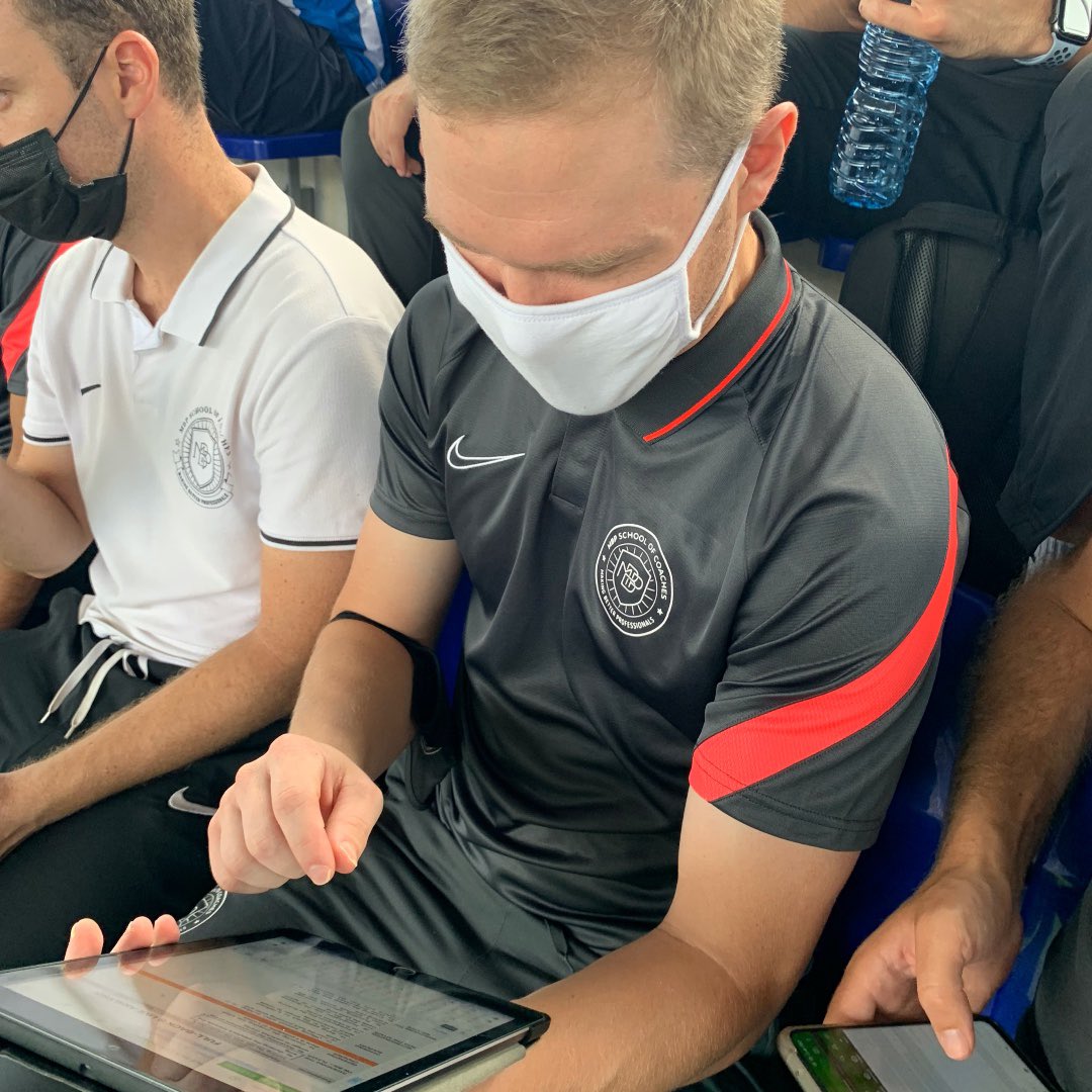 MBPSchoolFR's tweet photo. Retour à l'analyse ! Cette semaine, MBP School a analysé les fondamentaux des arrières latéraux et des centraux lors du match entre @RCDEspanyol et le @Atleti⚽️ Ce fut une expérience formidable et surtout une excellente façon de mettre en pratique ce que nous avons vu en classe. https://t.co/hZSW7g8xa7