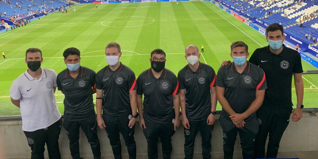 MBPSchoolFR's tweet photo. Retour à l'analyse ! Cette semaine, MBP School a analysé les fondamentaux des arrières latéraux et des centraux lors du match entre @RCDEspanyol et le @Atleti⚽️ Ce fut une expérience formidable et surtout une excellente façon de mettre en pratique ce que nous avons vu en classe. https://t.co/hZSW7g8xa7
