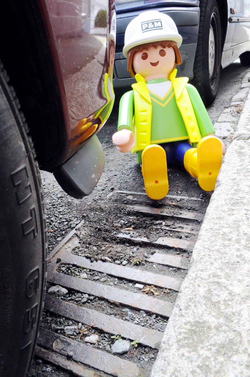 Pothole_Pete's tweet photo. in the queue for the Texaco down Plympton https://t.co/aGW6jXtL2o