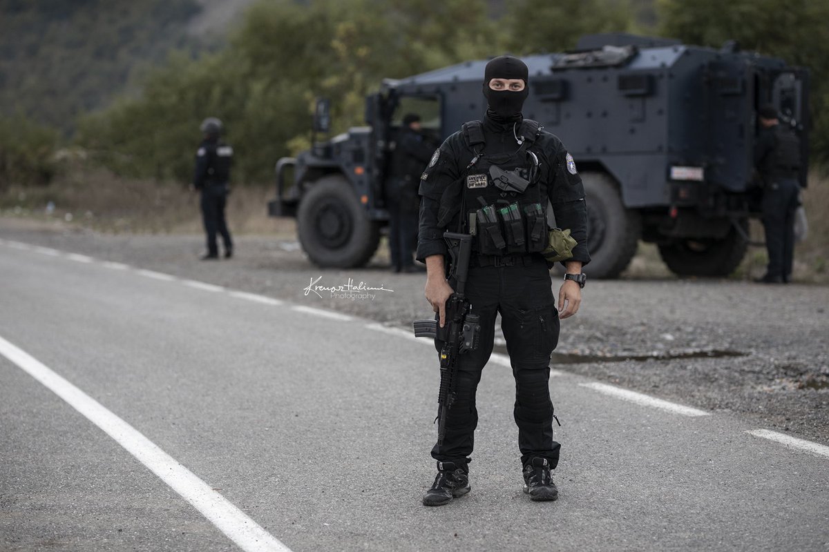 KrenarHalimi's tweet photo. Foto nga pika kufitare Jarinë 

Kosova🇽🇰❤️ #Kosova #specialforce #army https://t.co/eTGOx74CKI