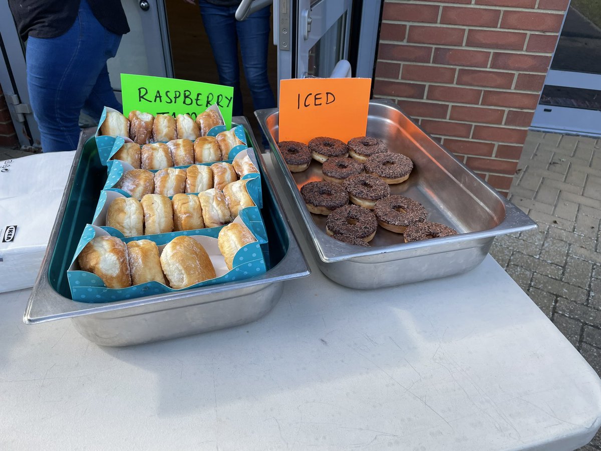 dsat_the's tweet photo. Huge thanks to @Morrisons in Devizes for donating doughnuts to be sold by our PTFA. Lots of happy faces on a Friday! #fridaytreat #teamtrinity https://t.co/CPRoZSr5xa
