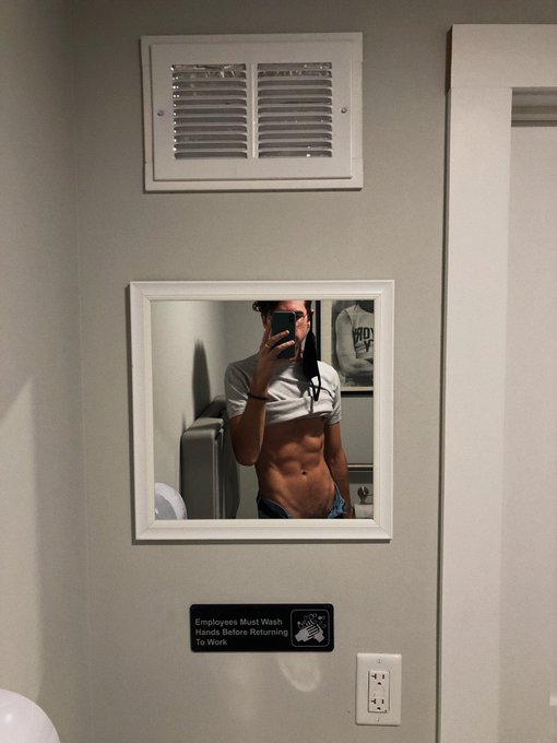 2 drinks in               Vs. 4 drinks in https://t.co/sjG8Yr8Eii