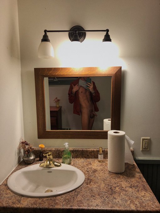 2 drinks in               Vs. 4 drinks in https://t.co/sjG8Yr8Eii