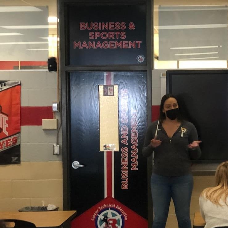 KentSchoolsCTE's tweet photo. Thank you Sarah for taking time to talk about sports marketing and on air broadcasting at Missouri!  #kentriderpride https://t.co/DqZHQYniNl