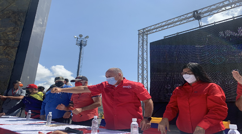 ElAragueno's tweet photo. Diosdado Cabello juramenta comando de campaña "Aristóbulo Istúriz" en Aragua - https://t.co/mAHdFeisLt #Región https://t.co/IxZlWSCHvV