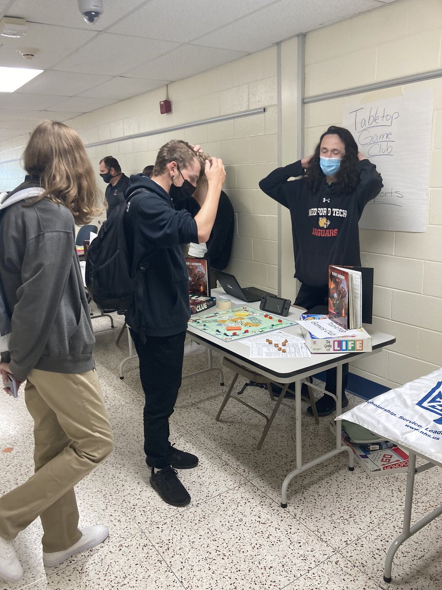 BCITMedPRINC's tweet photo. BCIT Medford Activity Fair. Students getting a chance to see all the programs that we have to offer! @BCITTWEETS https://t.co/rdw4f3Q0dd