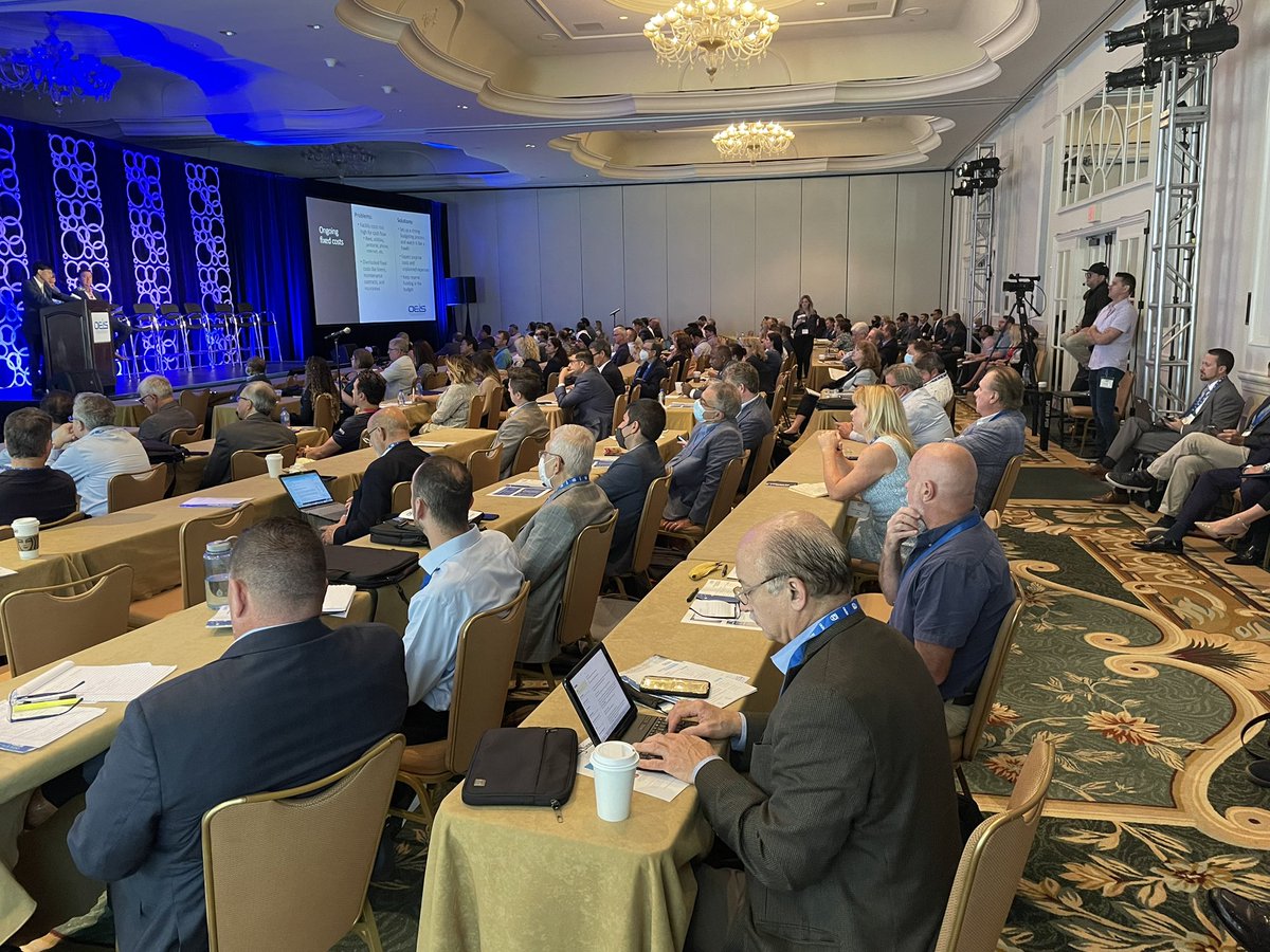 bretwiechmann's tweet photo. LIVE @OEISociety Annual Meeting. @AmputationSuck on challenges to opening #OBL from a vasc surg POV. @AaronFrittsMD on success/failure in #OBL. @Sonyanoormd on Measuring Productivity in #OBL @SIRspecialists @drcostantino1 @CLI_Global @bsc_pi #standingroomonly #fullhouse https://t.co/KuYyccnZb3