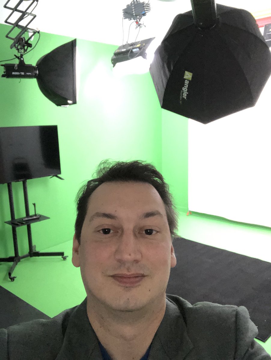 RealMontyAllen's tweet photo. The #KryptoNurd studio just got an upgrade! https://t.co/1GdG1Xx16x