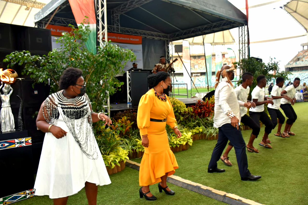 NathiMthethwaSA's tweet photo. It was my honour to light up the torch at the official opening of the 15th edition of the National Indigenous Games Festival hosted here in Ethekwini Municipality, KwaZulu-Natal. Let's continue to promote our indigenous games that personify our African creativity. #HeritageDay 🇿🇦 https://t.co/b2DReomPFW