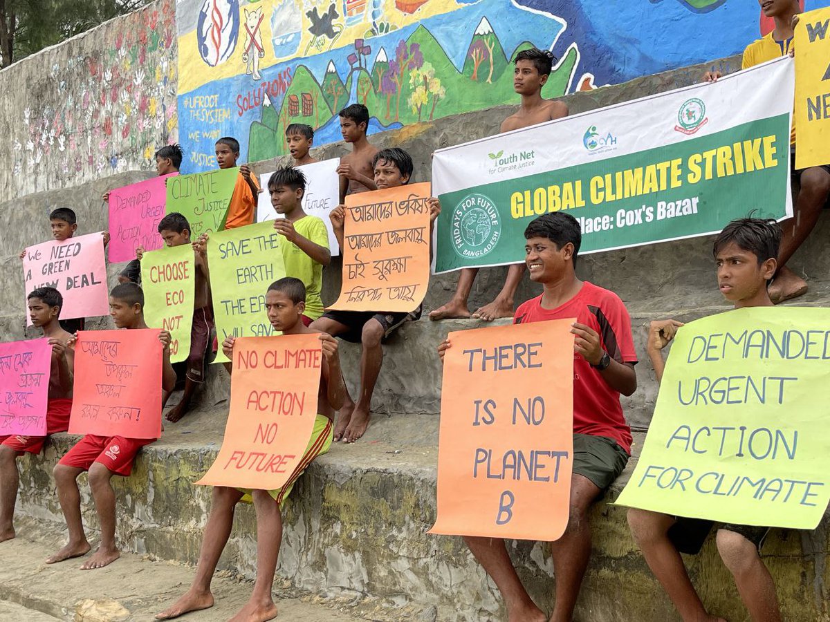 GreenpeaceBR's tweet photo. Atos da #GreveGlobalPeloClima em Bangladesh, Quênia, Zâmbia e Inglaterra. #DescolonizeOSistema (📷@fridays4future) https://t.co/ugWLsFHcef