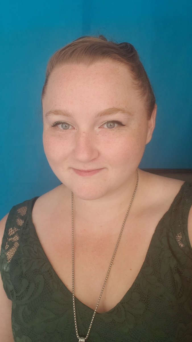 Samvroom_'s tweet image. Its my acting school graduation day! #actor