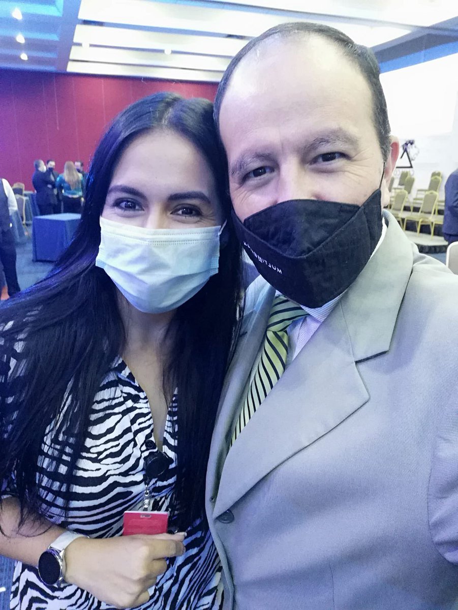 MarianaRamos_MX's tweet photo. Se abordó el tema: retos de los #Empresarios ante la #nuevarealidad. Durante la comida, tuve la oportunidad de compartir la mesa con grandes personas @rsolanourban @AlfredPadillaV @miguelpuertolas @gafermex @lizvargasmc @WeraReynoso @AleGutierrez_mx @aldo_marquez @LibiaGarciaML https://t.co/5Q1WEq62eL
