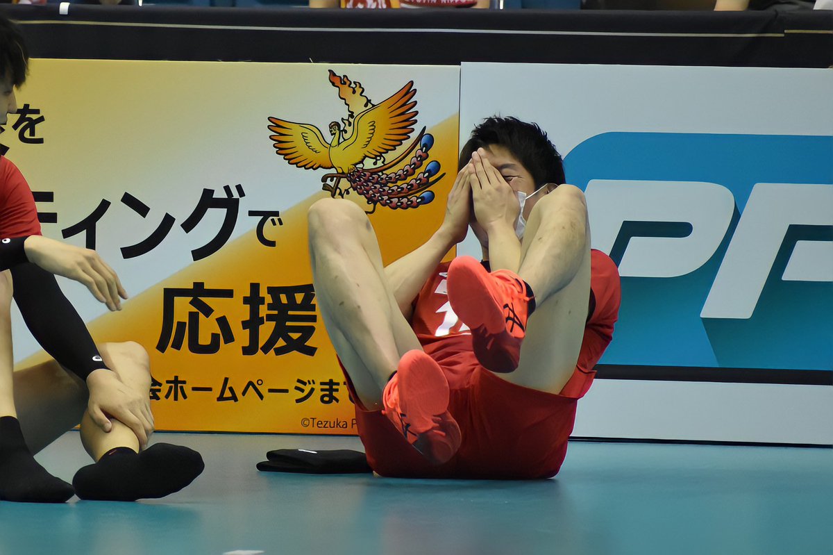 pic14__iskw's tweet photo. 上品に笑い転げた石川祐希さん

#龍神NIPPON #アジア選手権 #石川祐希 https://t.co/5fYfqtgRn0