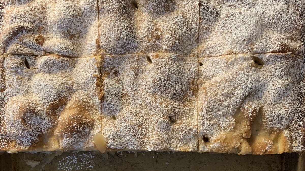 Apple creations in the bakery today🍎 

#appleseason