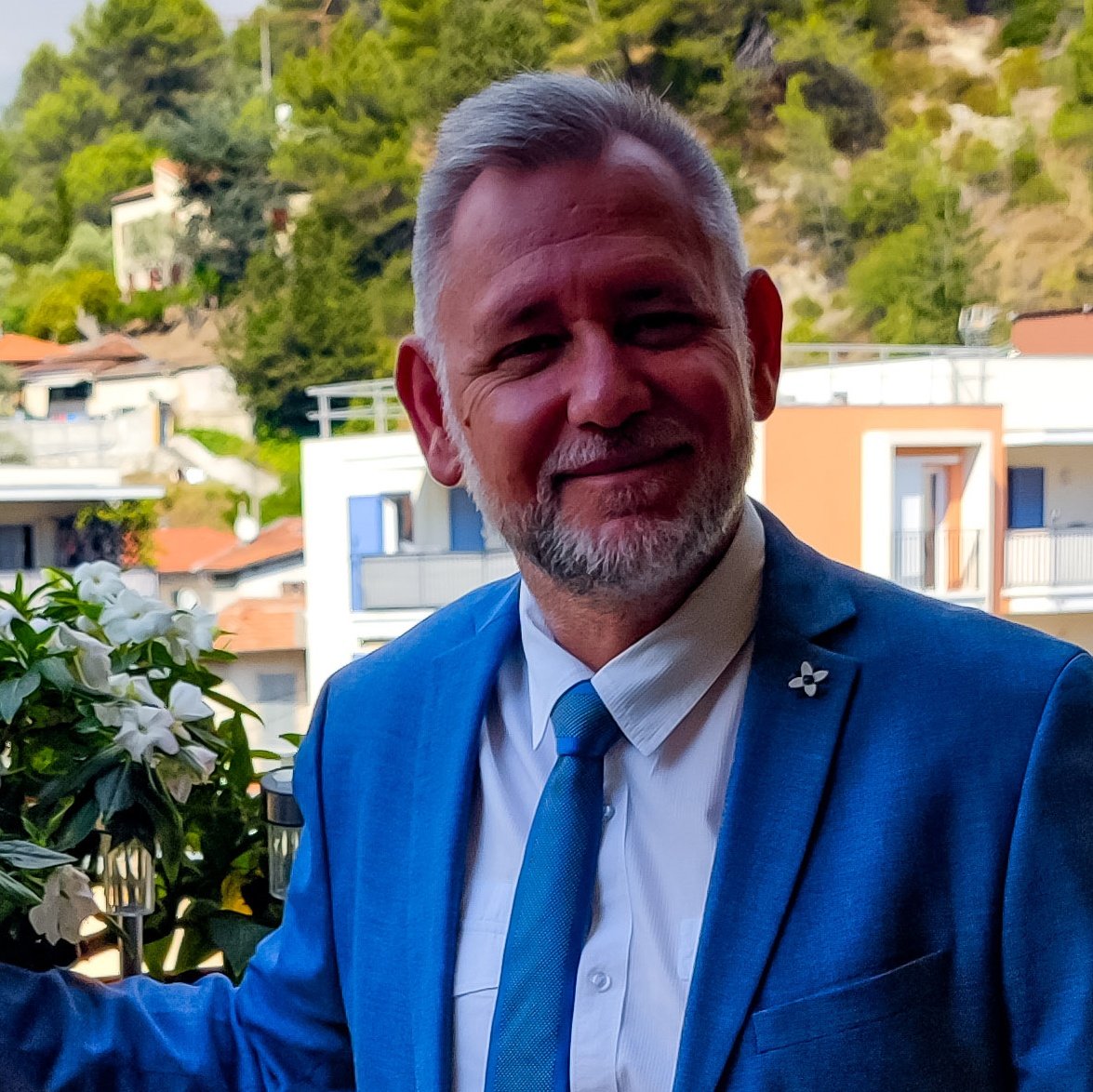 MJP06340's tweet photo. #NouvellePhotoDeProfil https://t.co/WEbKHOhyX0